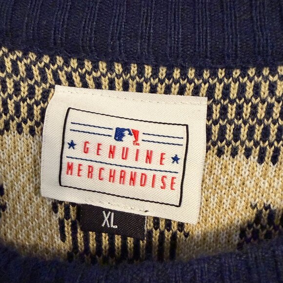 🎄 Chicago Cubs Holiday Sweater – MLB Genuine Merchandise 🎁 - Picture 6 of 7